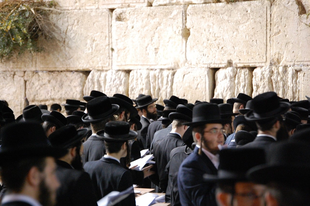כמה עולים ספרי חסידות?