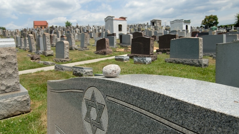 כמה עולה מצבה בהתאמה אישית?